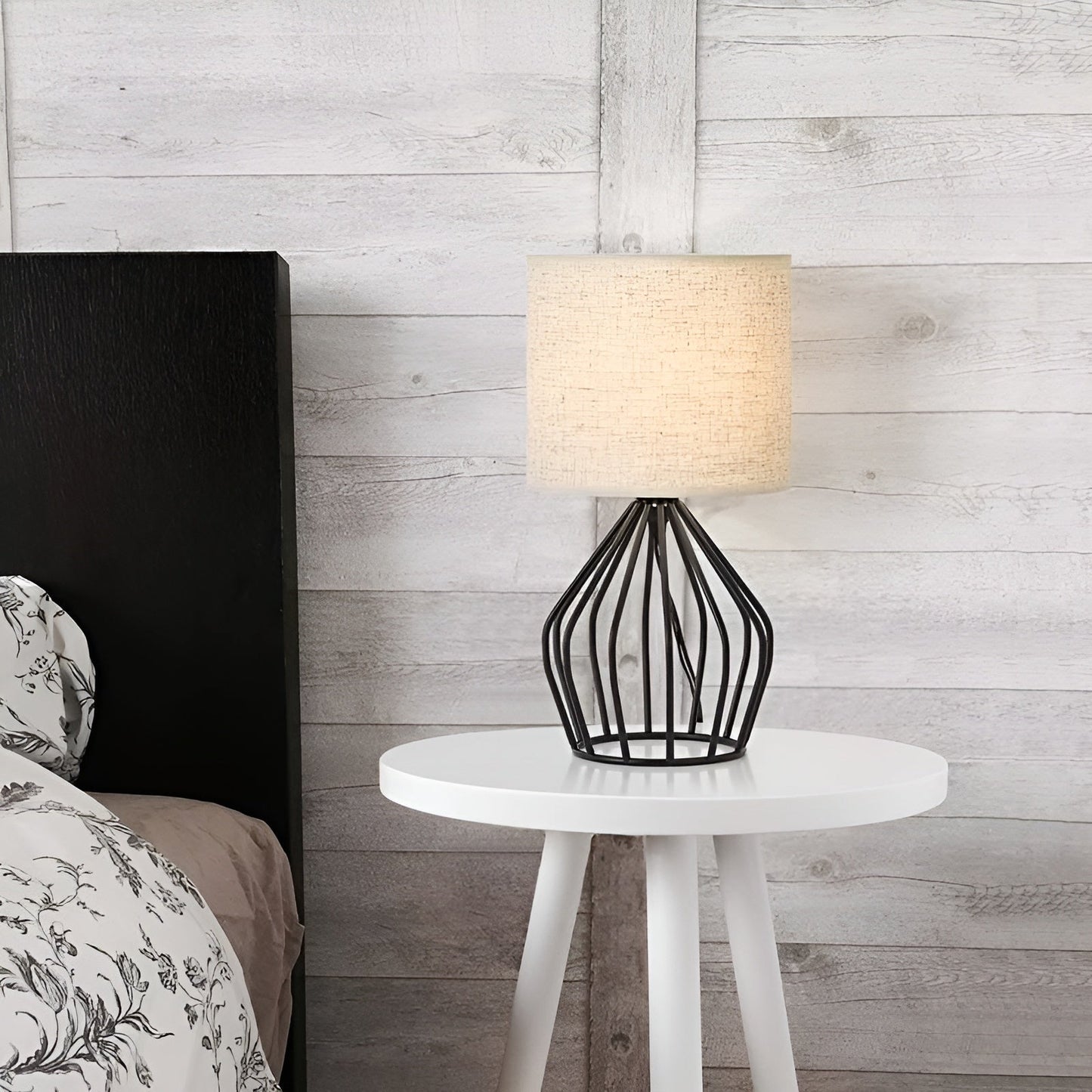 Elegant Linen Table Lamp with Metal Base – Warm Ambient Lighting