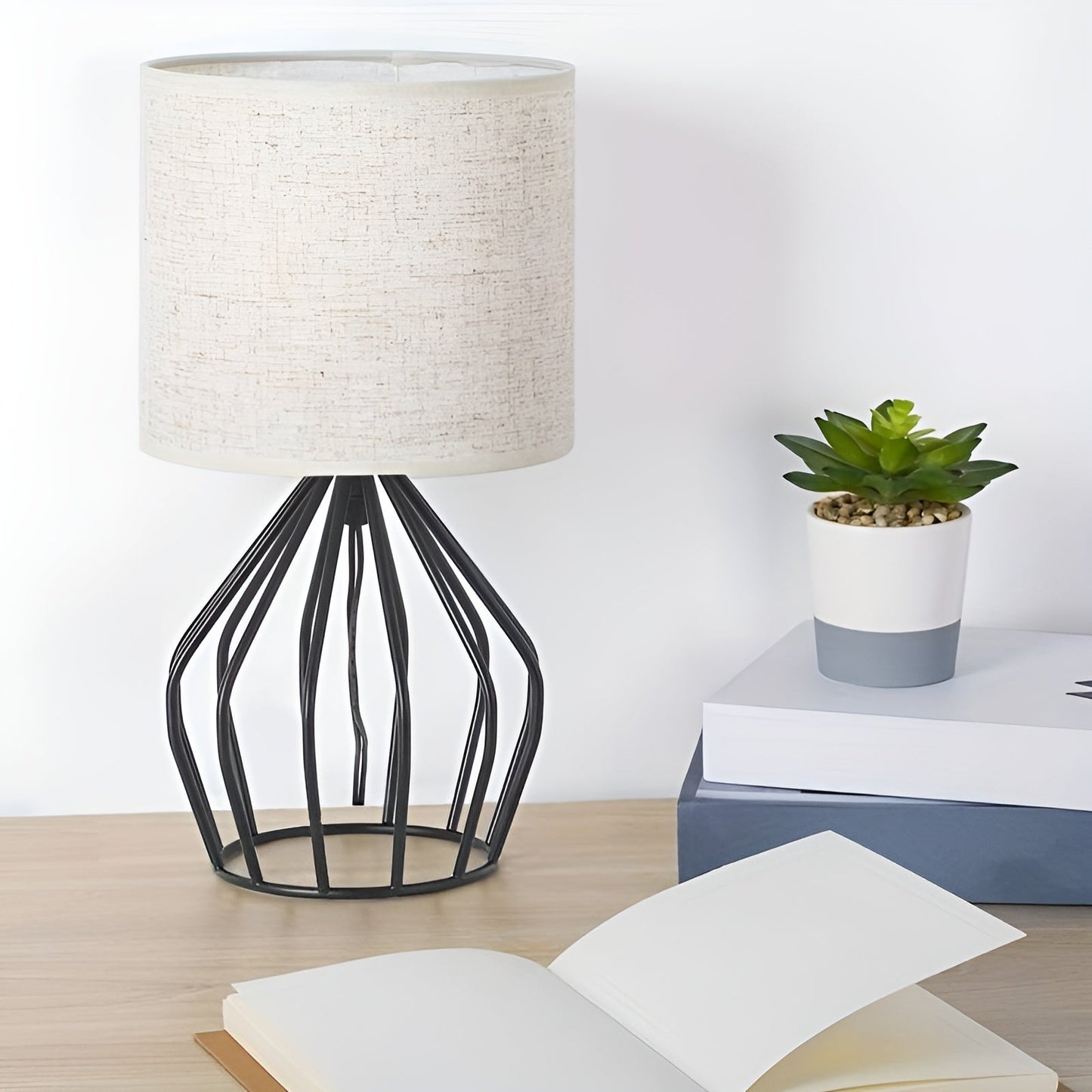 Elegant Linen Table Lamp with Metal Base – Warm Ambient Lighting