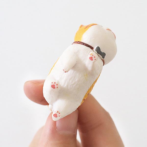 Miniature Walking Cat Figures with Rotating Heads - 9 Designs
