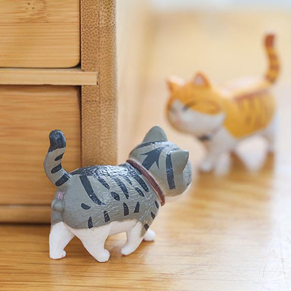 Miniature Walking Cat Figures with Rotating Heads - 9 Designs