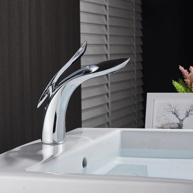 Contemporary Brass Bathroom Faucet with Elegant Handle
