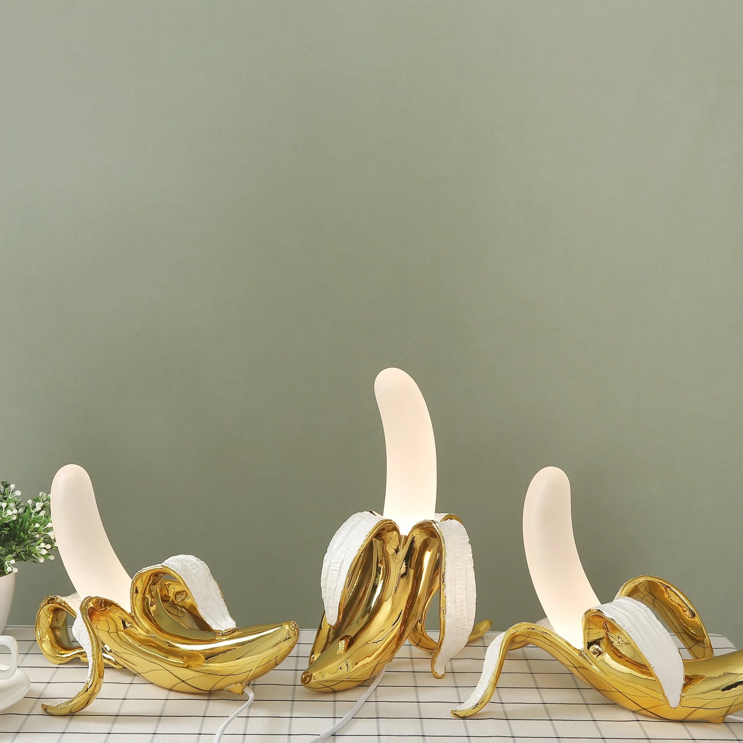 Decorative Banana Table Lamp - Unique Modern Light for Trendy Interiors