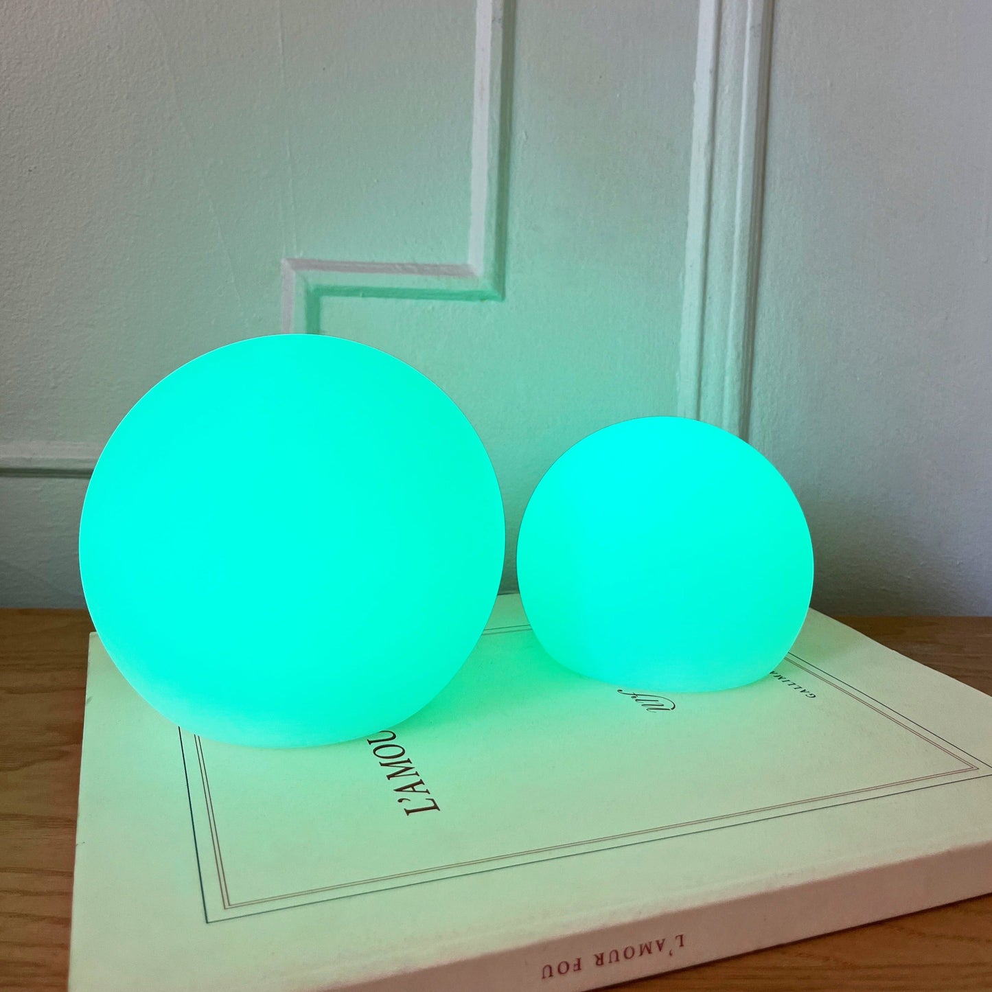 Wireless LED Table Lamp with 16 Color Options - Rechargeable Indoor and Outdoor Light