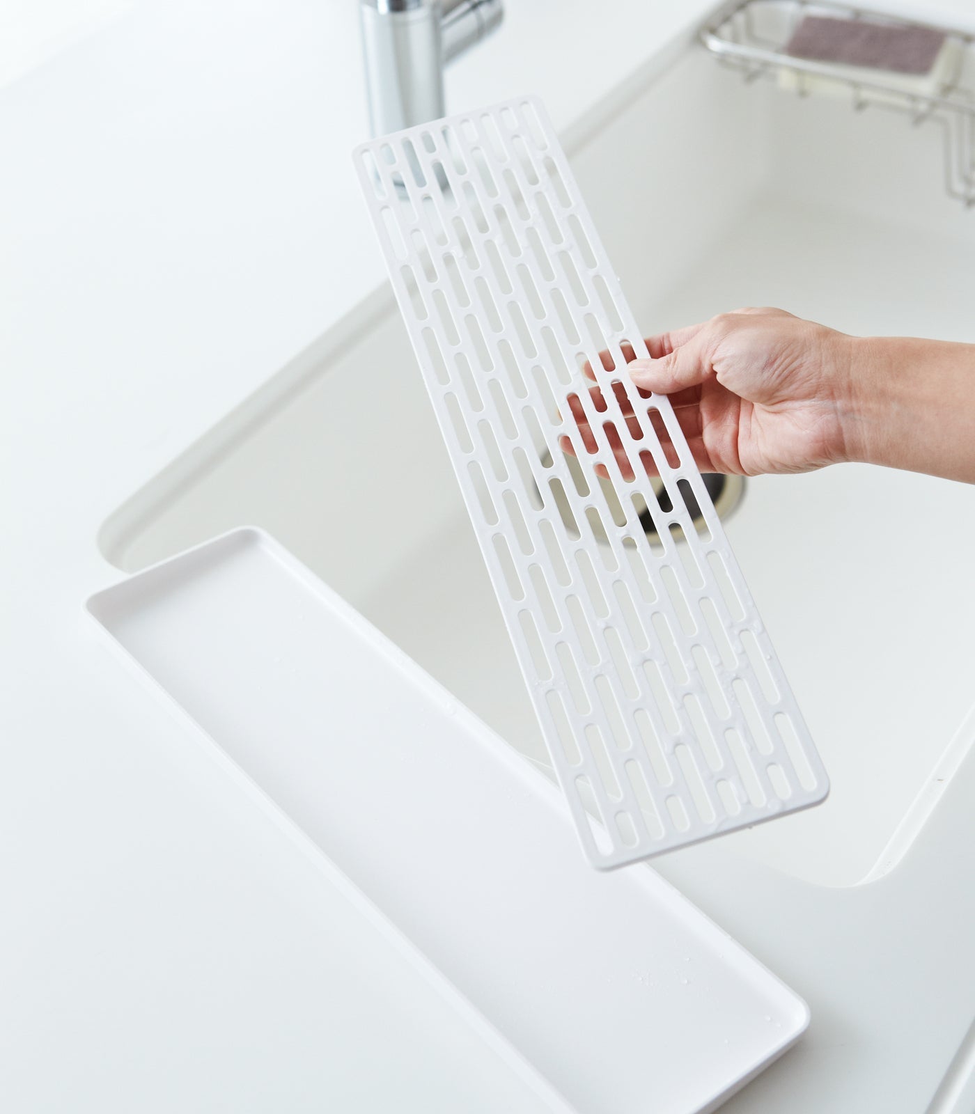 Narrow Dish Drying Mat with Elevated Design
