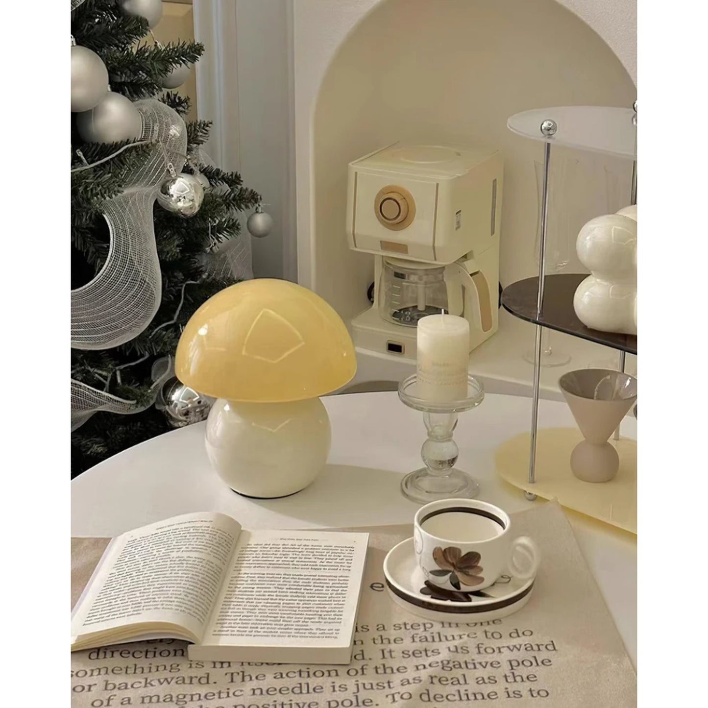 Modern Minimalist Ceramic Table Lamp with Soft Light Diffusion