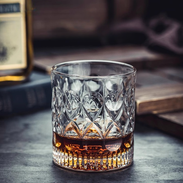 Cut Crystal Whiskey Glass for Enhanced Aroma and Luxurious Sipping