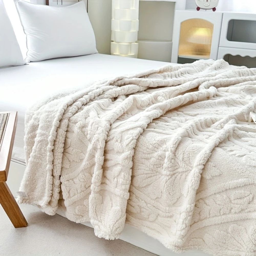 Jacquard Fleece Blanket with French-Inspired Design