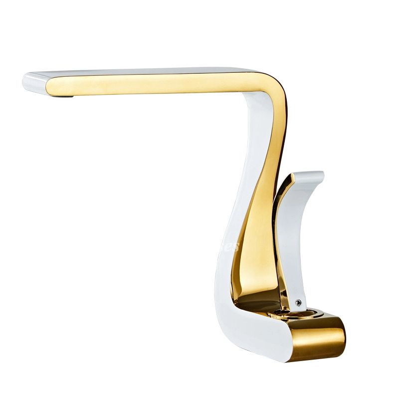 Polished Gold Single Handle Bathroom Sink Faucet in Brass