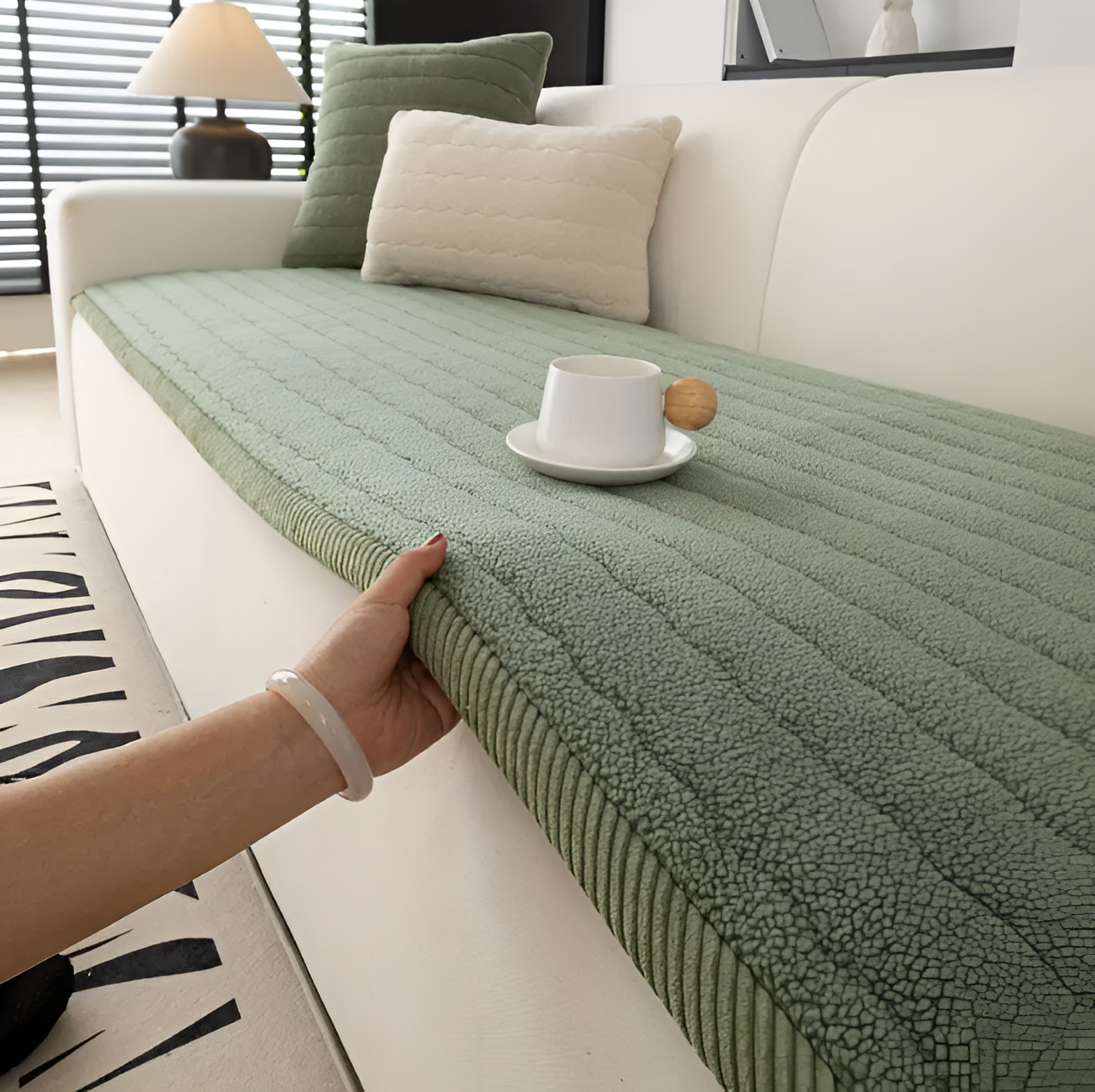 Pet-Friendly Non-Slip Sofa Cover – Machine Washable Polyester Couch Protector