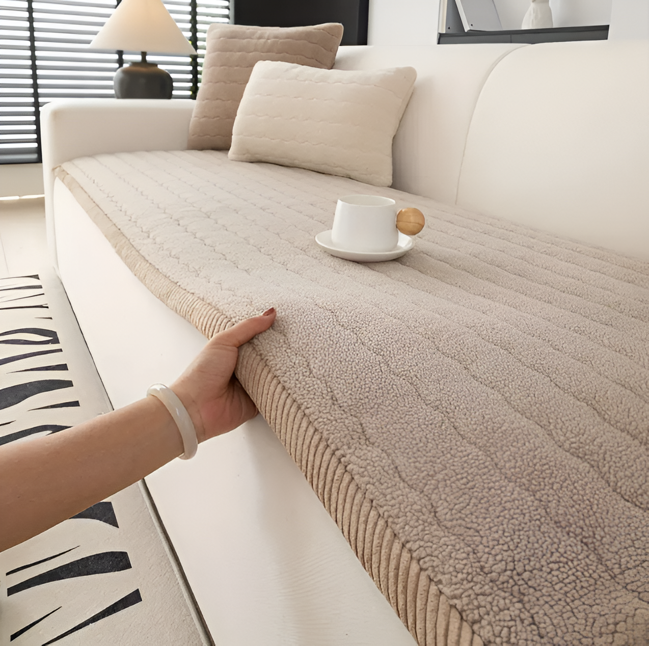 Pet-Friendly Non-Slip Sofa Cover – Machine Washable Polyester Couch Protector