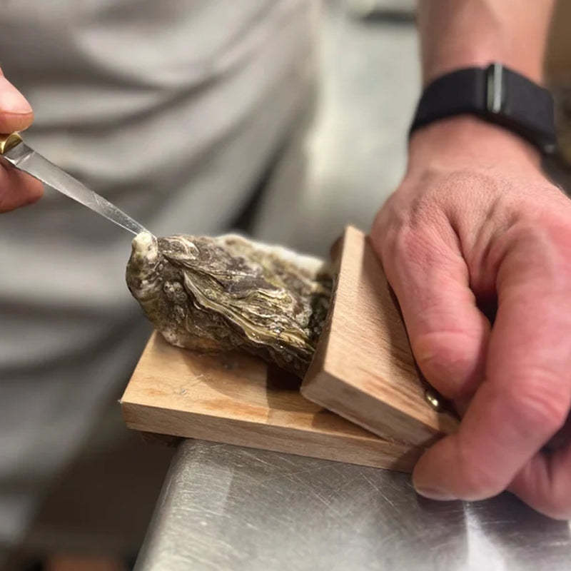 Wooden Handle Oyster Shell Opener Clamp