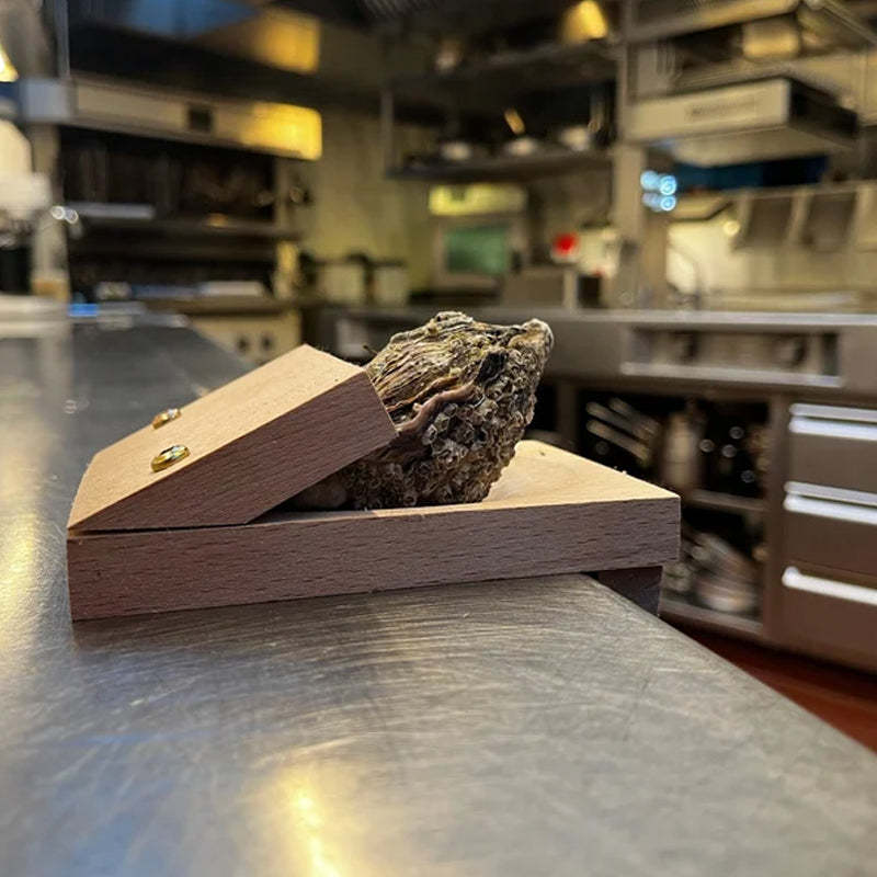 Wooden Handle Oyster Shell Opener Clamp
