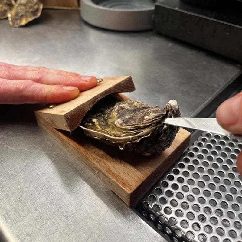 Wooden Handle Oyster Shell Opener Clamp