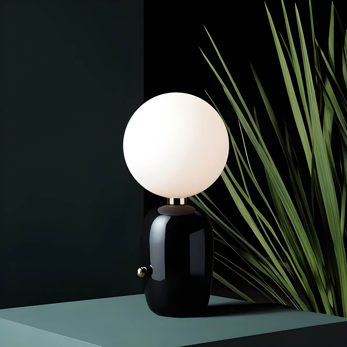 Minimalist Modern Table Lamp with Soft Ambient Light
