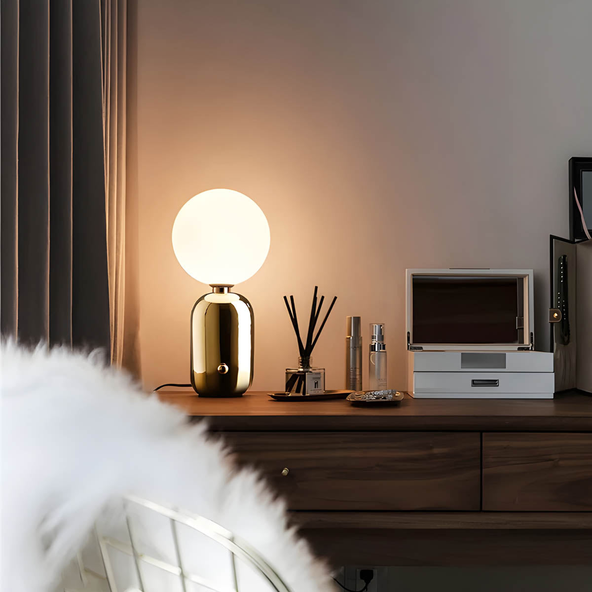 Minimalist Modern Table Lamp with Soft Ambient Light