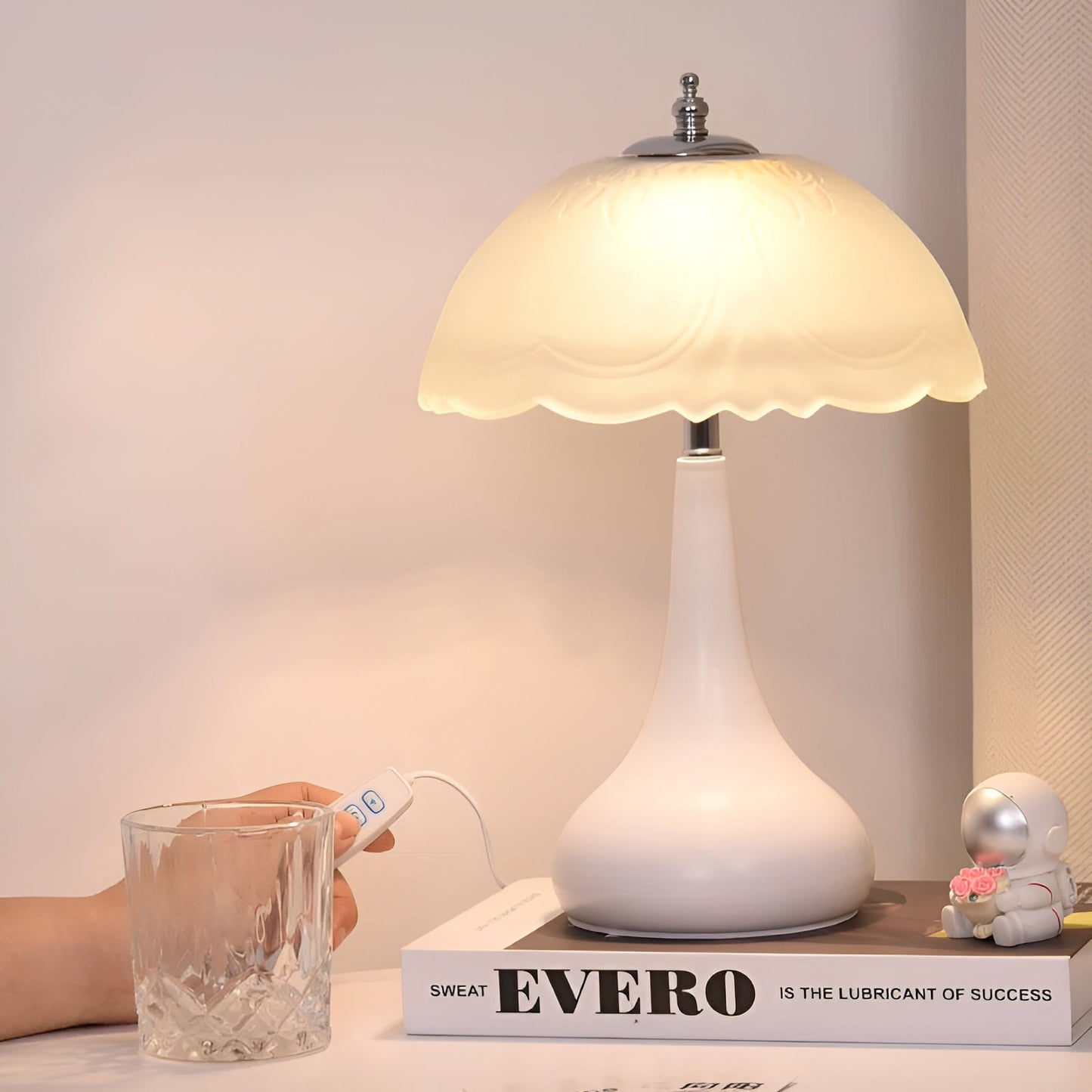 Mushroom Shape LED Dimming Table Lamp in Soft Colors