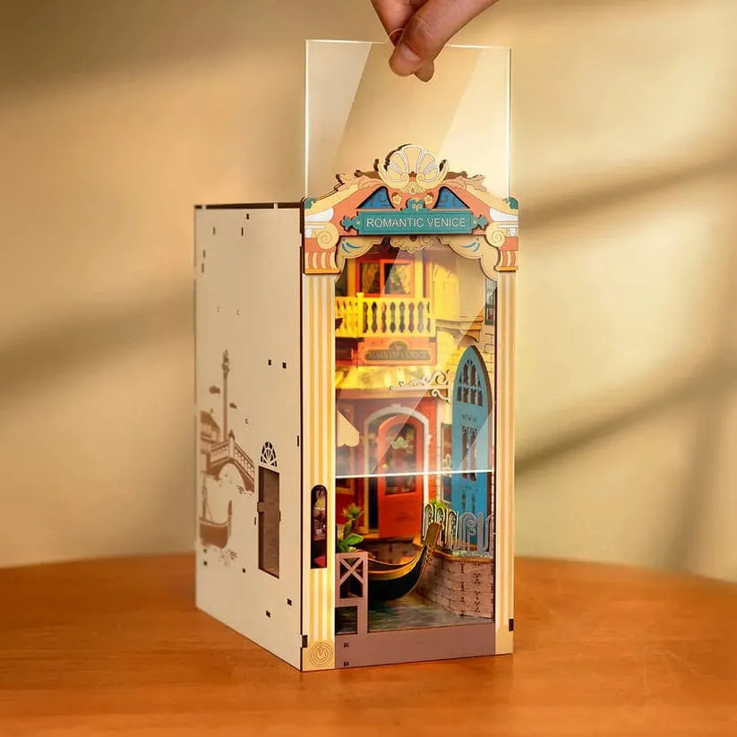DIY Venice-Themed Building Kit with Dust Cover
