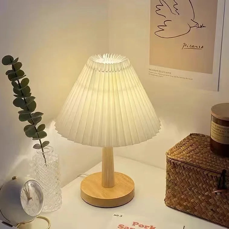 Foldable Pleated LED Table Lamp - Customizable Modern Design