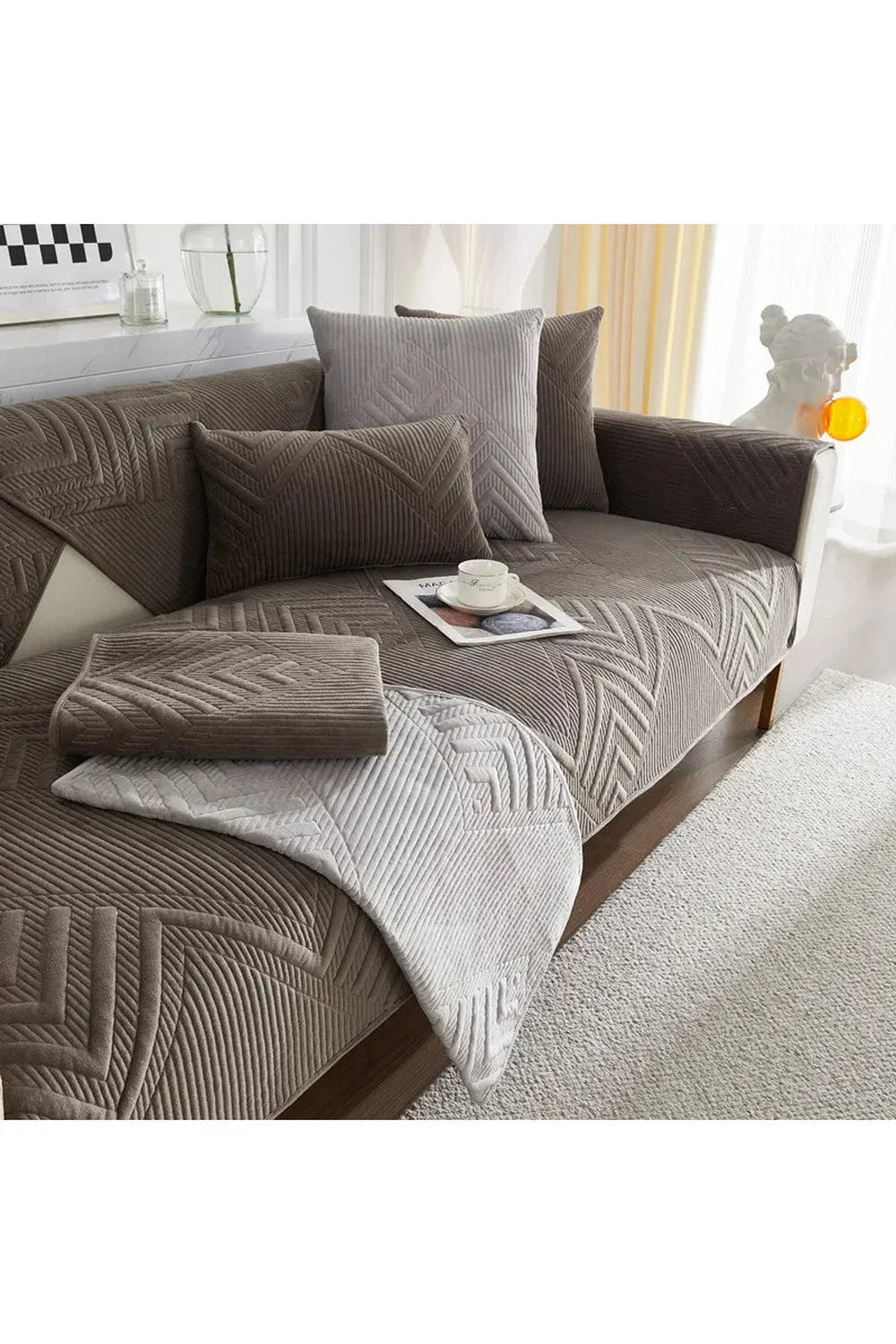 Soft Polyester Quilted Sofa Cover