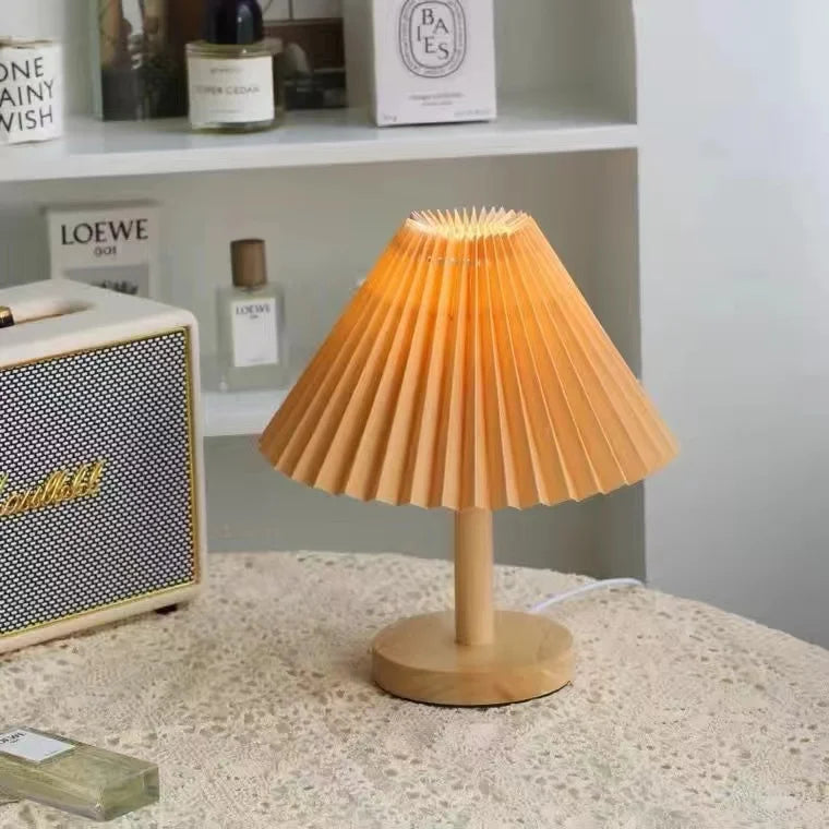 Foldable Pleated LED Table Lamp - Customizable Modern Design