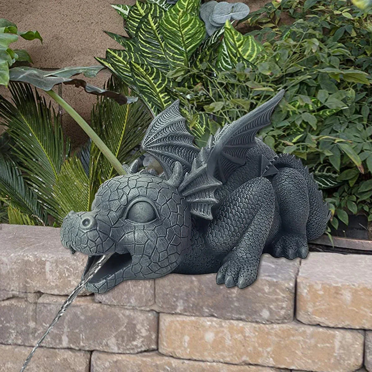 Realistic Water-Spraying Dragon Statue for Garden Decoration