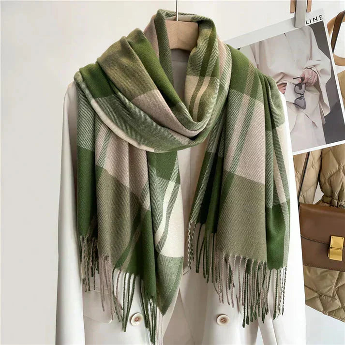Elegant Checkered Scarf - Warm Premium Fabric Accessory