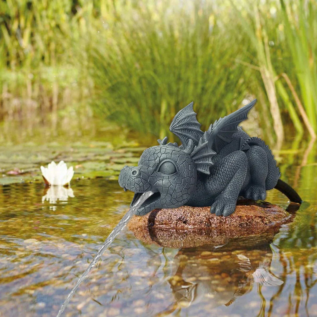 Realistic Water-Spraying Dragon Statue for Garden Decoration