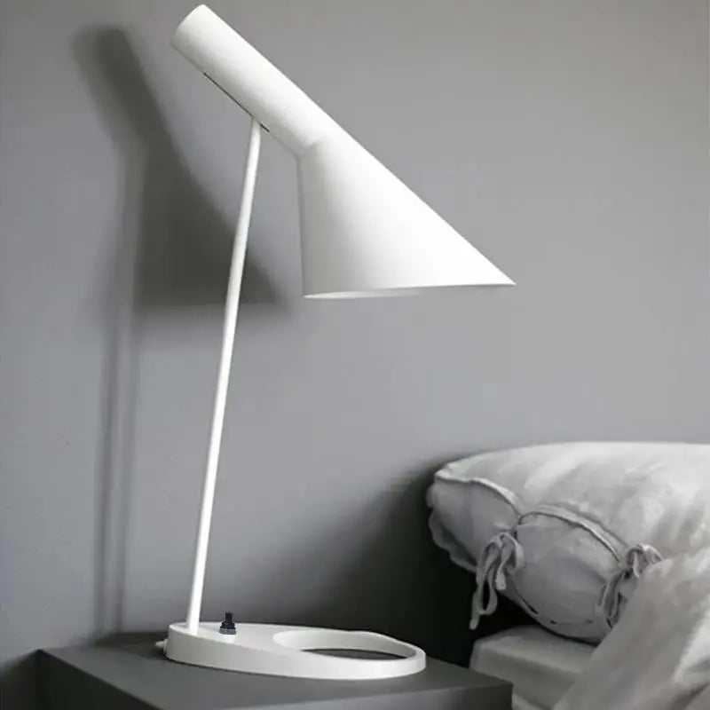 Modern Metal Table Lamp for Stylish Interiors