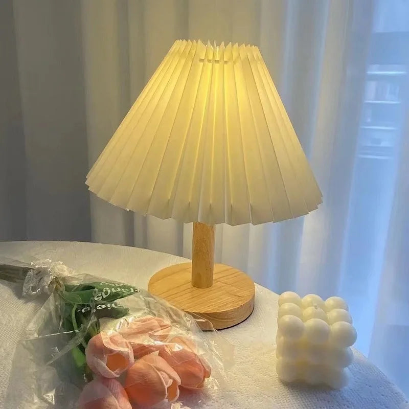 Foldable Pleated LED Table Lamp - Customizable Modern Design