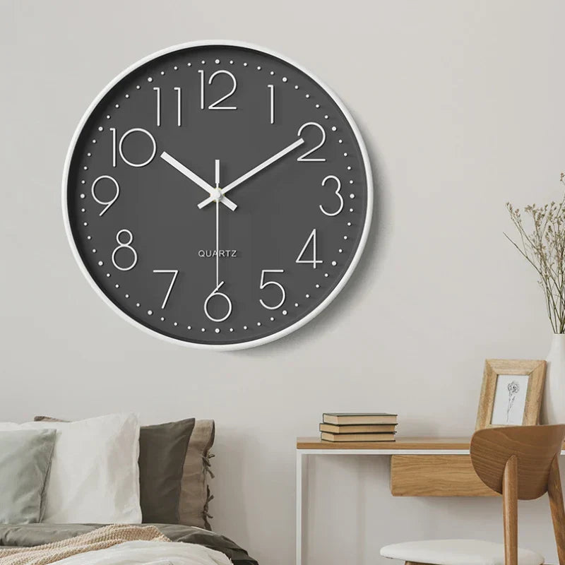 Minimalist 20 cm Nordic Wall Clock in Plastic and Glass