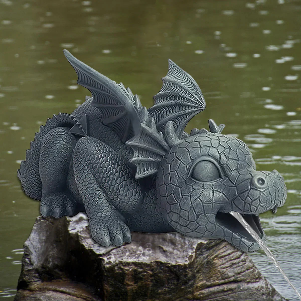 Realistic Water-Spraying Dragon Statue for Garden Decoration