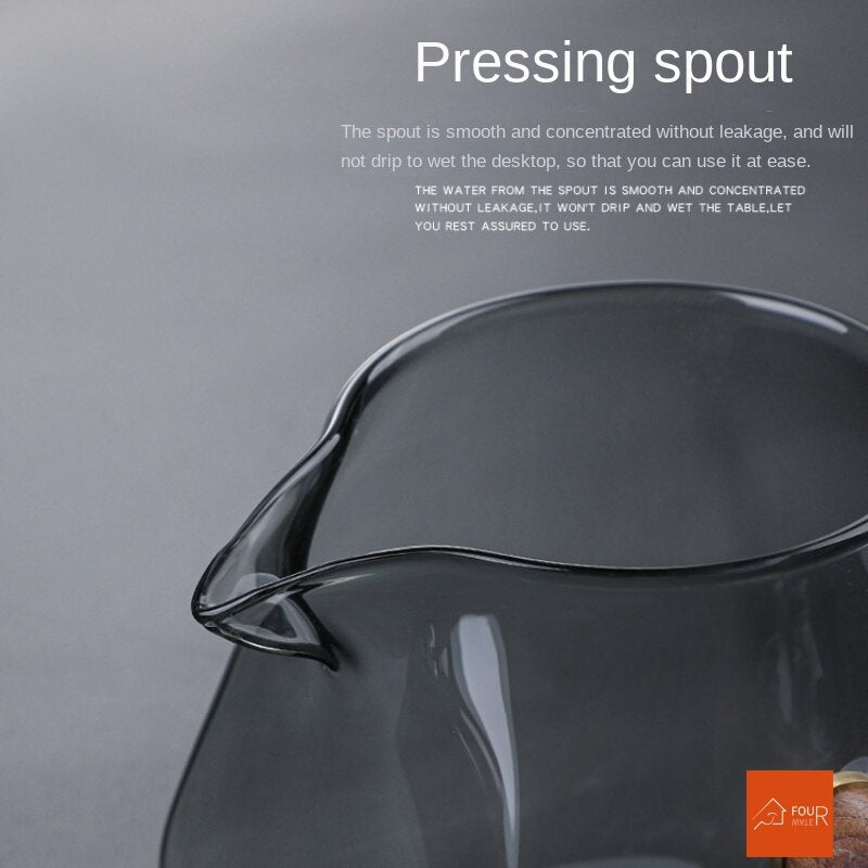Japanese Glass Teapot with Wooden Handle, 700ml Heat-Resistant Tea Maker
