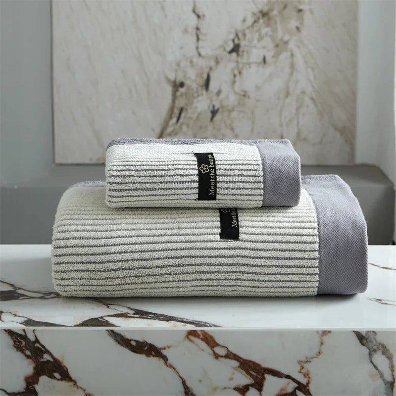 Luxurious Organic Cotton Bath Towel – Soft and Absorbent