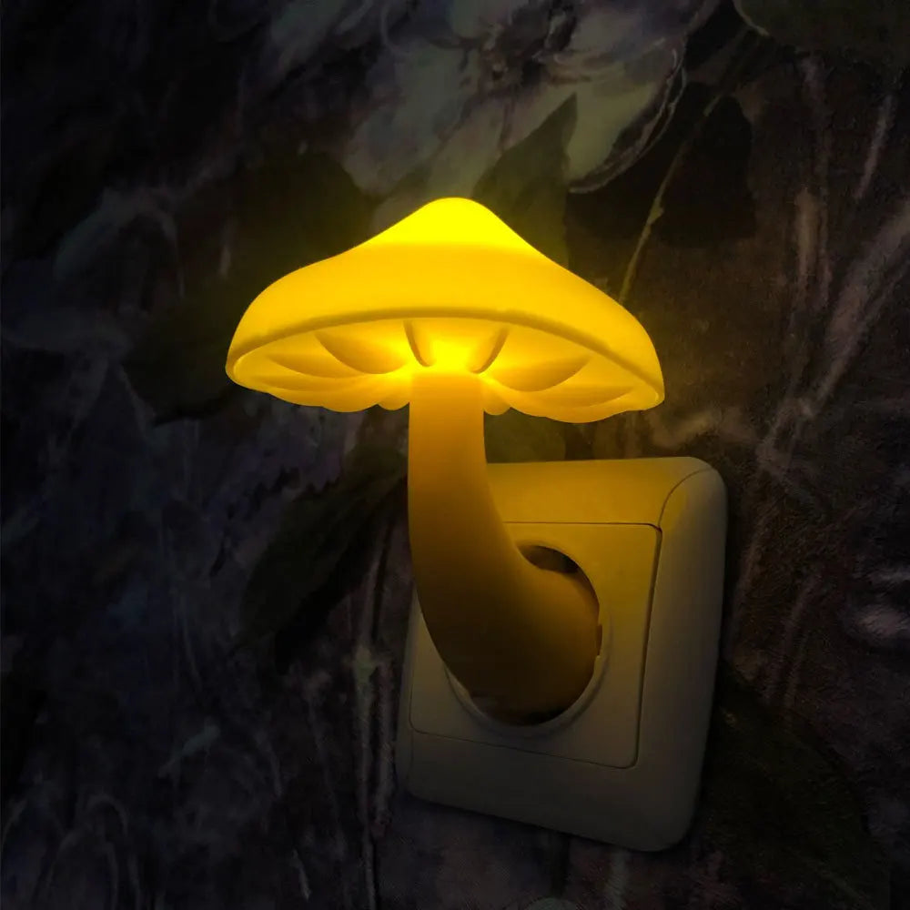 Mushroom-Shaped LED Night Light with Twilight Sensor - Warm Yellow