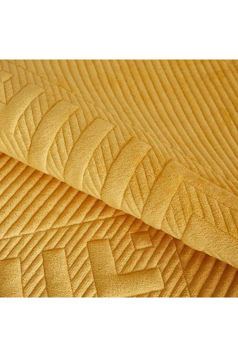 Soft Polyester Quilted Sofa Cover