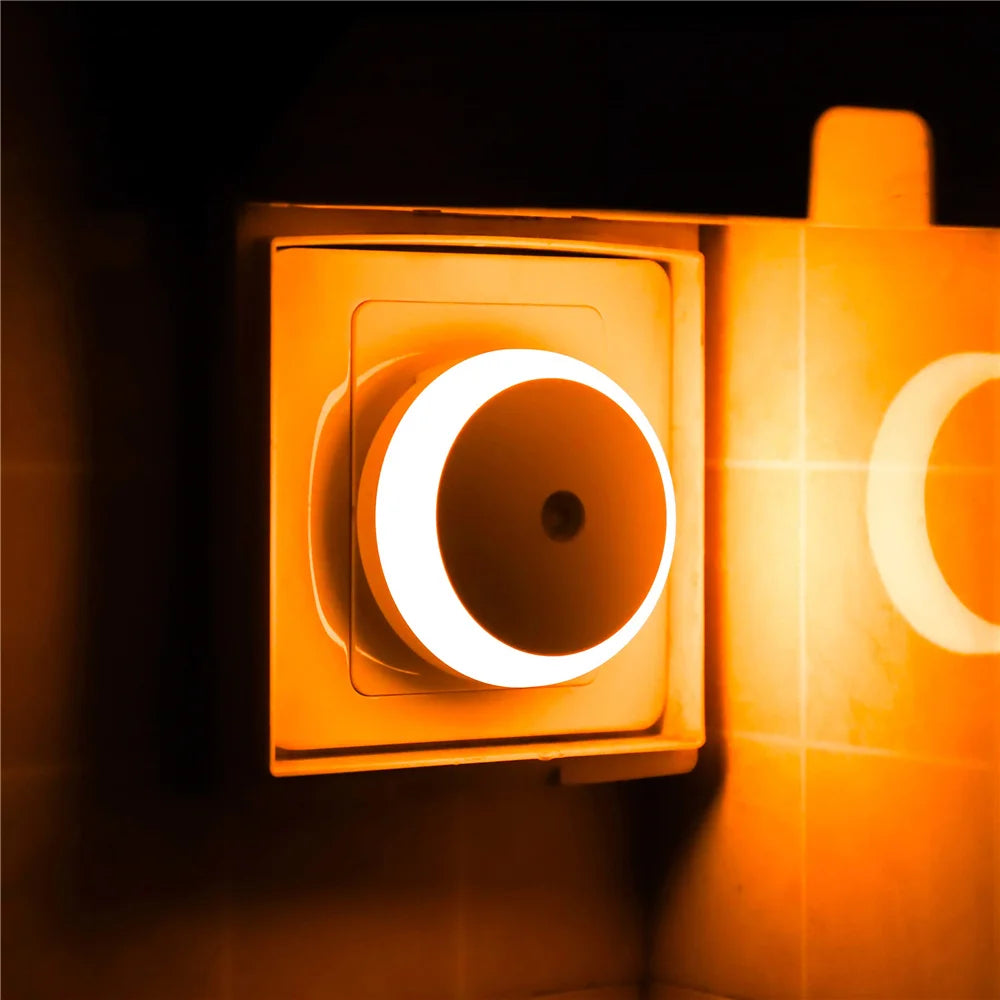 LED Night Light with Dusk Sensor and Automatic Dimming - Warm White Plug-In Lamp