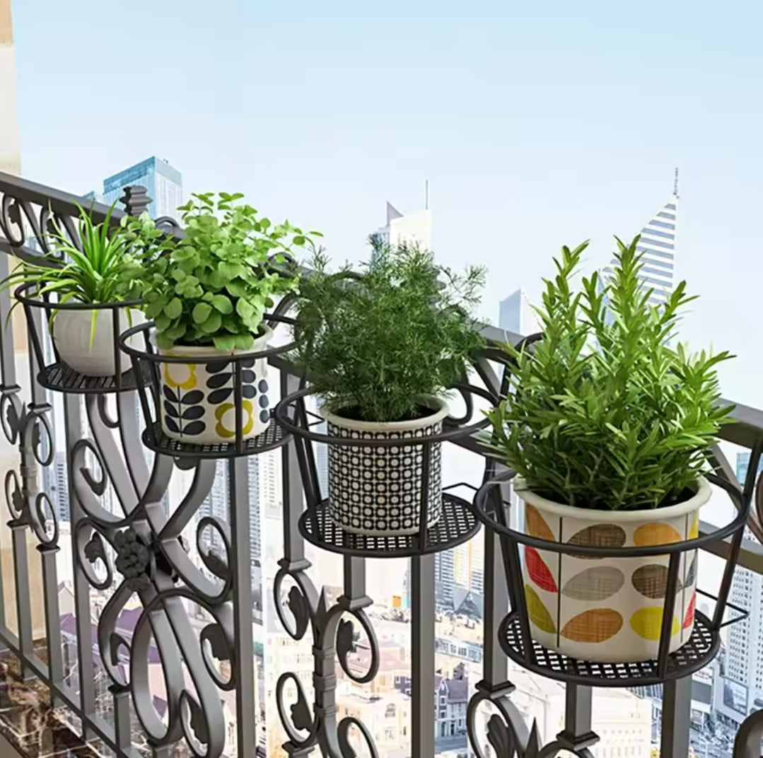 Over the Balcony Flower Pot Holder - Black