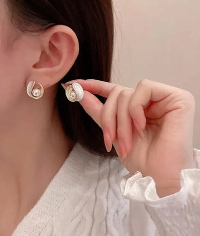 Liorie - Pearl Spiral Earrings