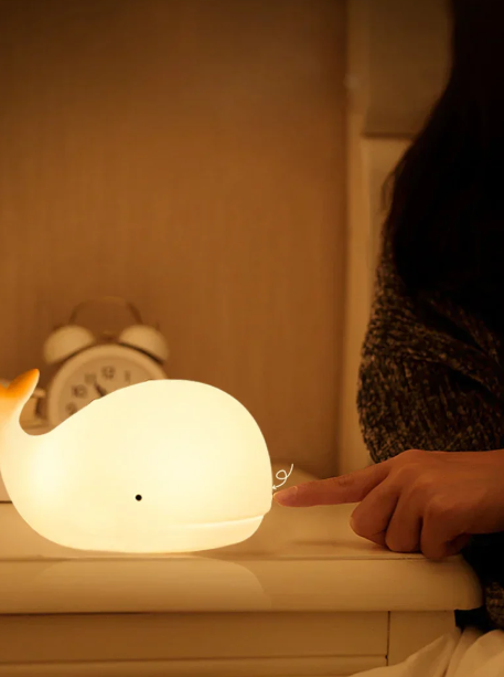 Color Changing Whale Night Light - Rechargeable Silicone Mood Lamp