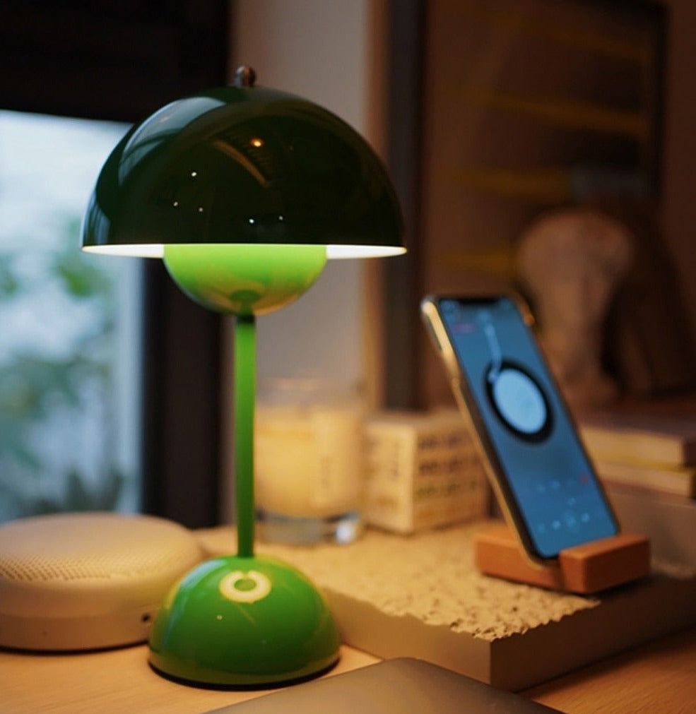 Cordless Flower Pot Table Lamp - Modern LED Design