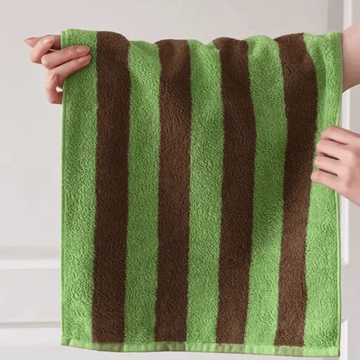 Chunky Retro Striped Cotton Towel