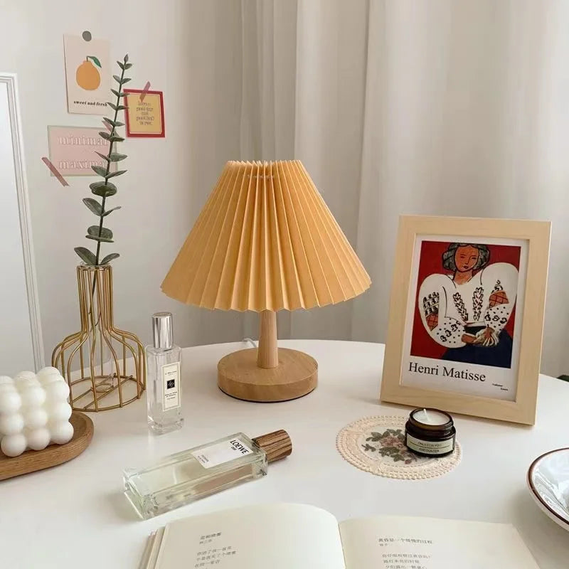 Foldable Pleated LED Table Lamp - Customizable Modern Design