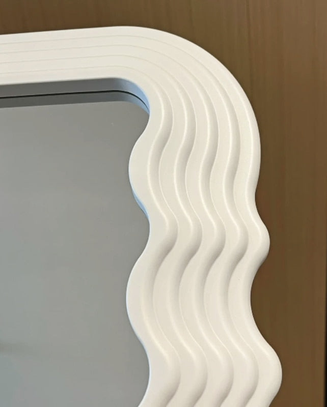 Wavy Retro Mirror in Pink and Purple
