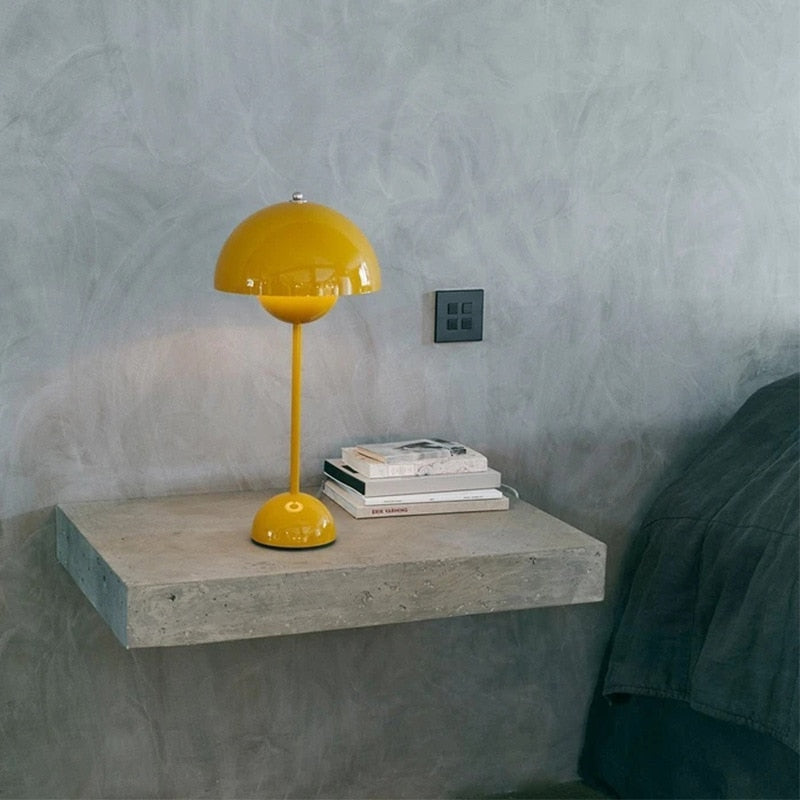 Modern Metal LED Table Lamp - Warm White Illumination