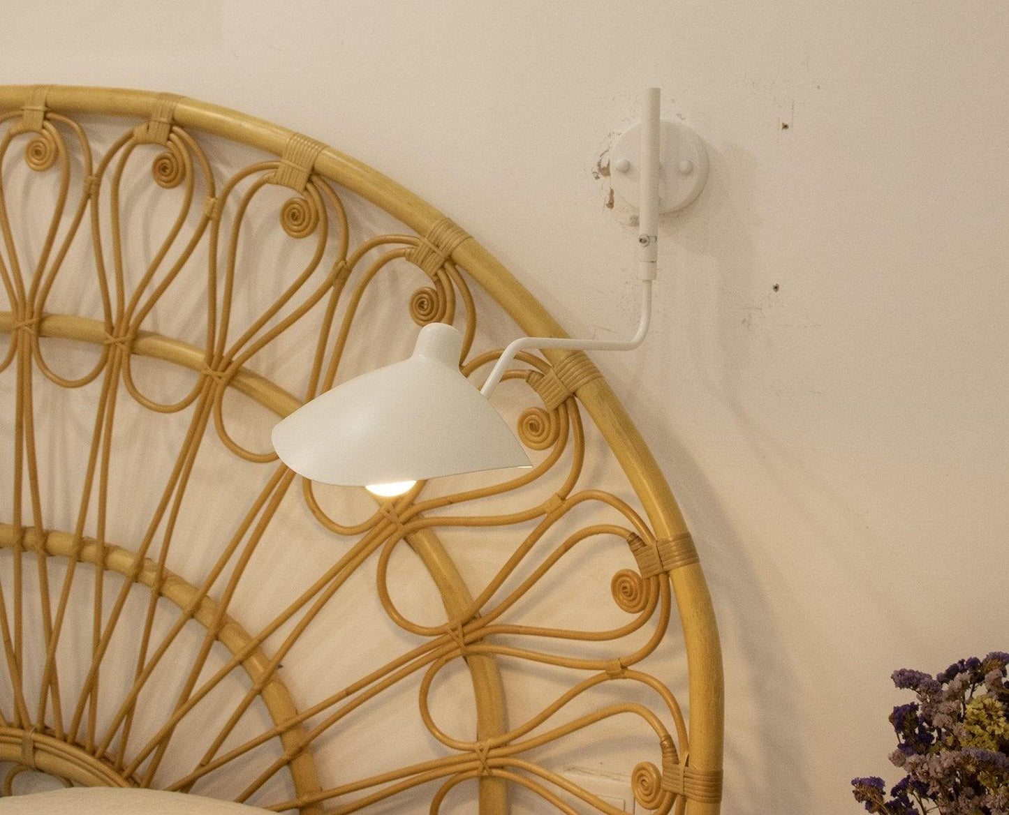 Modern Adjustable Wall Lamp with Rotating Shade