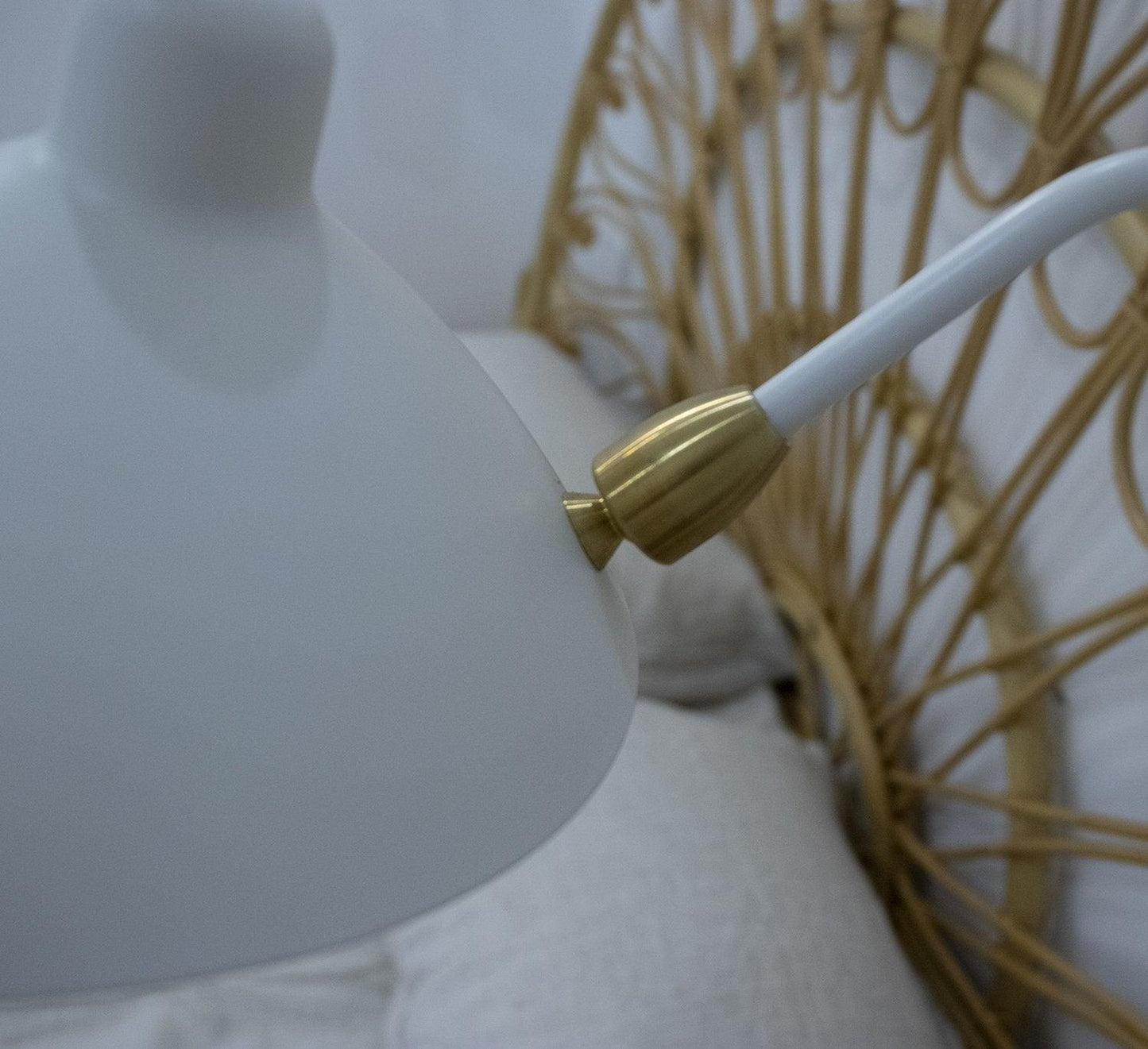 Modern Adjustable Wall Lamp with Rotating Shade