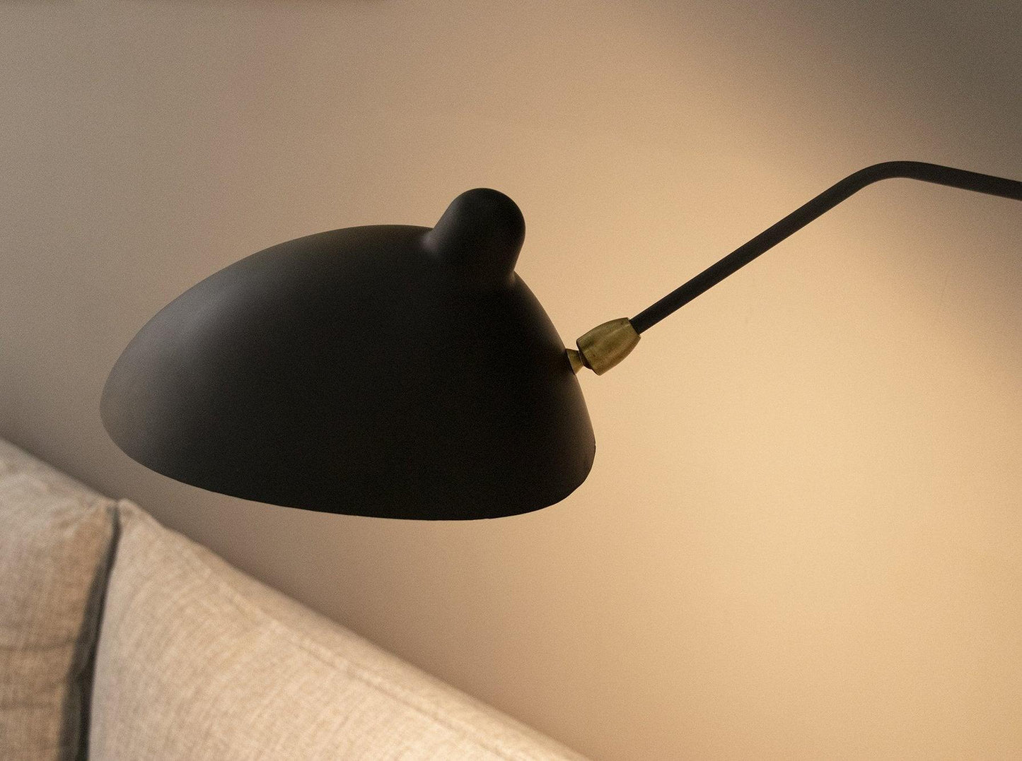 Modern Adjustable Wall Lamp with Rotating Shade