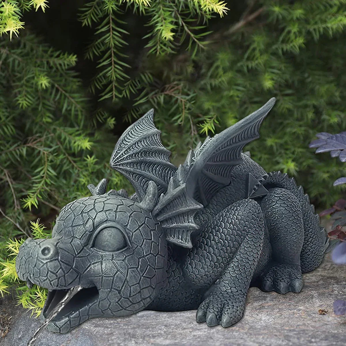 Realistic Water-Spraying Dragon Statue for Garden Decoration