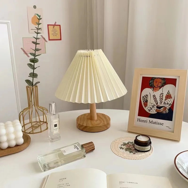 Foldable Pleated LED Table Lamp - Customizable Modern Design