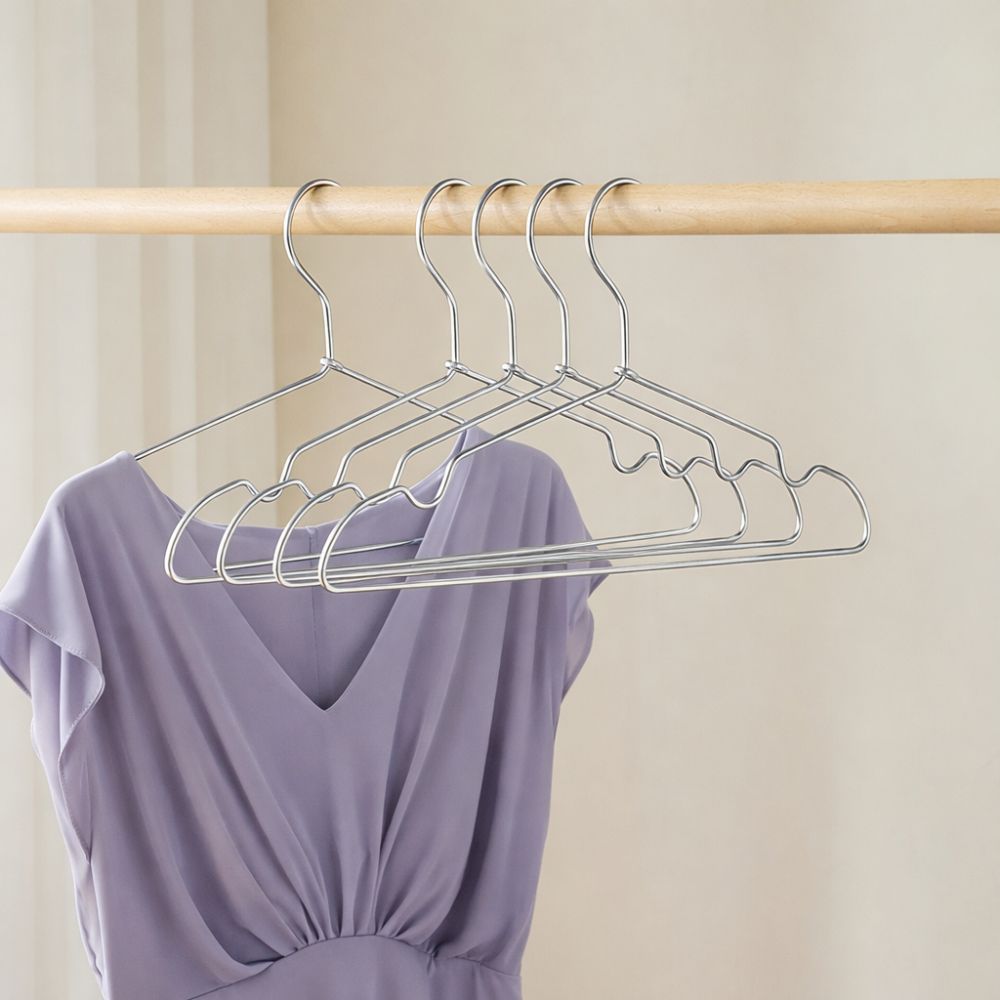 SlimLine Aluminum Clothes Hangers with Anti-Slip Grooves - 12 Pack